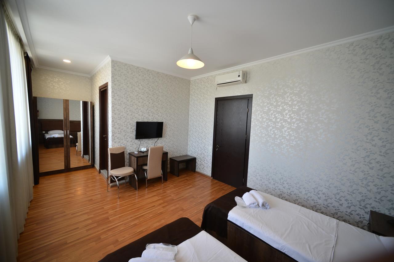 Green Hotel Batumi Exterior foto